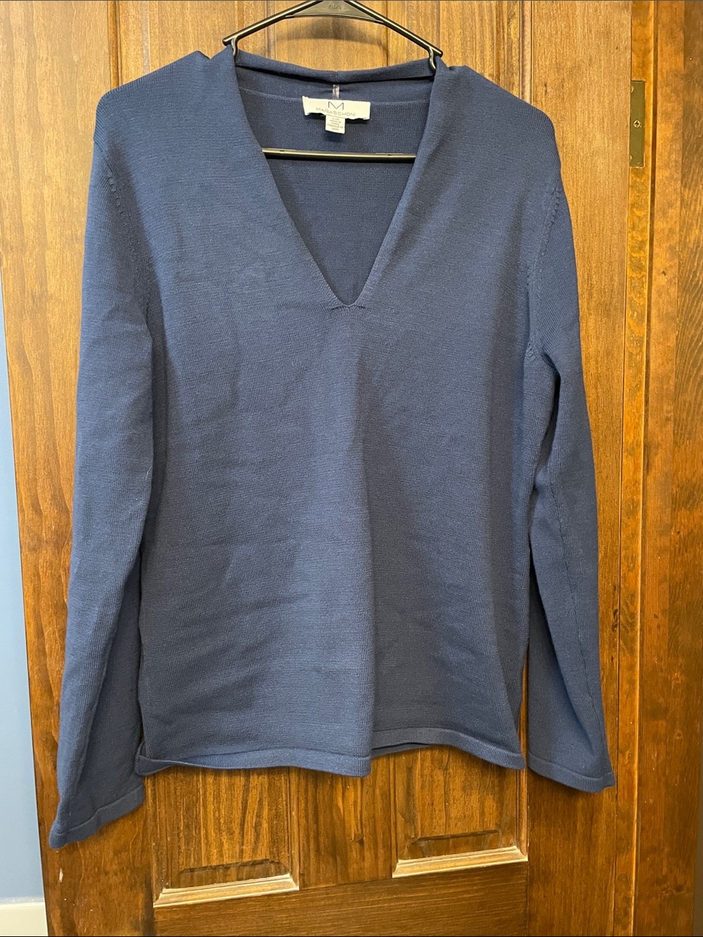 Women's Navy V-Neck Sweater - M